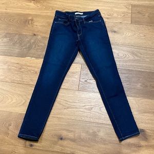 Levi’s 711 Skinny Jeans